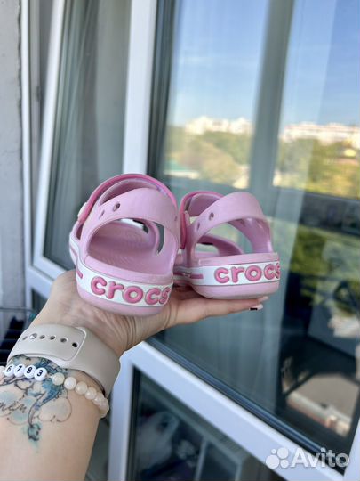 Сандалии crocs