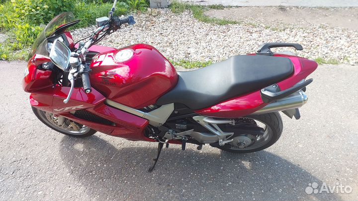 Боковой пластик VFR 800 2006