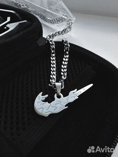 Подвеска Nike Flame Logo