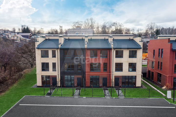 Таунхаус 105 м² на участке 2 сот.