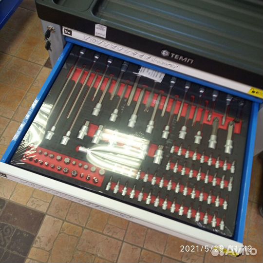 Инструментальные тележки с ложементами и без