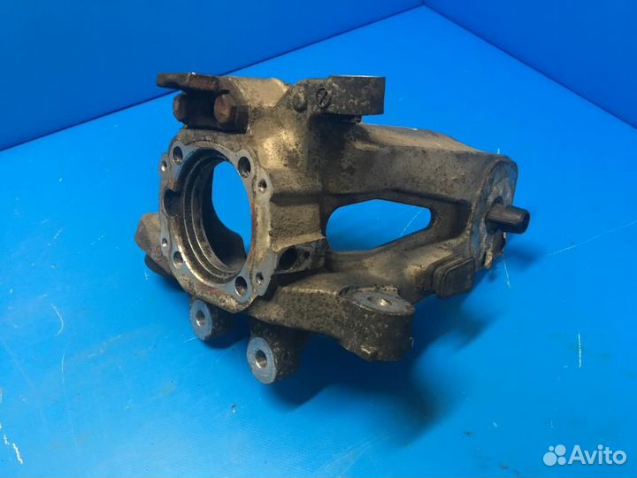 Кулак поворотный задний левый BMW 5-серия E60/E61