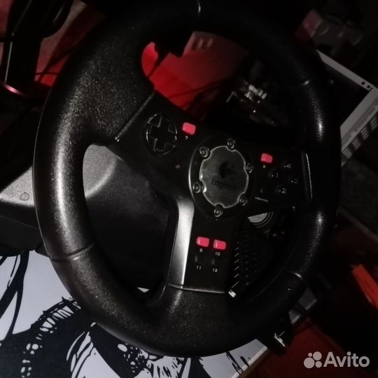 Игровой руль logitech с педалями