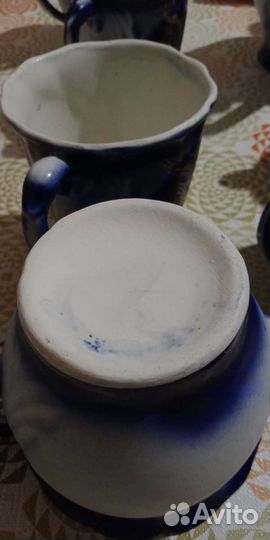 Сервиз чайный: чашки, чайник, сахарница