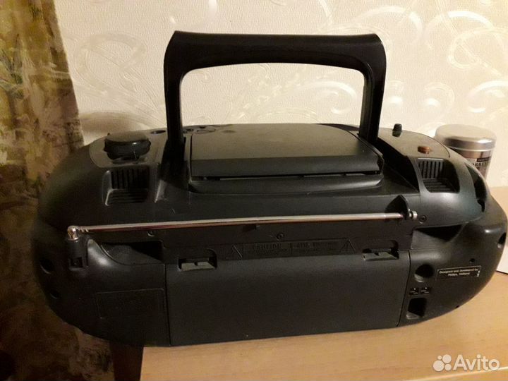 Бумбокс - магнитола Philips AZ8075