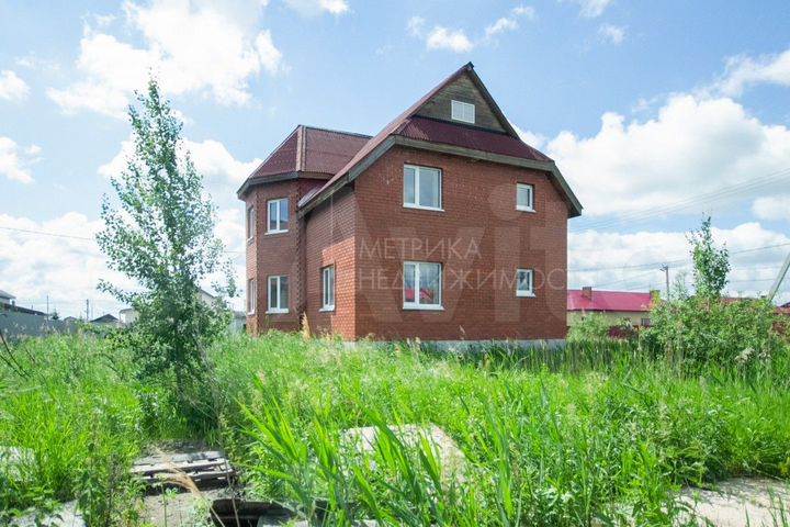 Дом 153 м² на участке 9,7 сот.