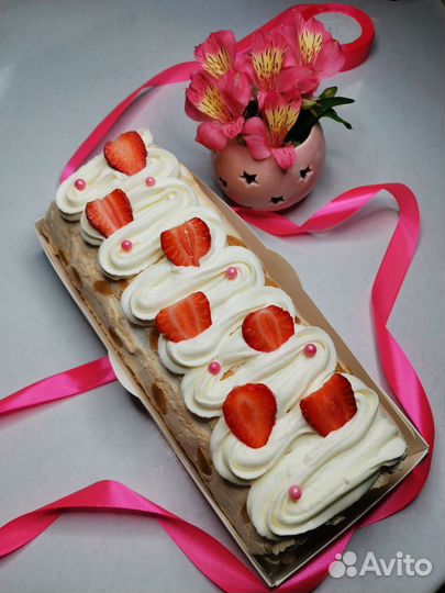 Меренговый рулет, торты и десерты на заказ