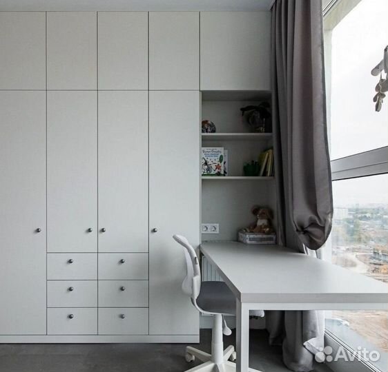 Рабочая зона у окна