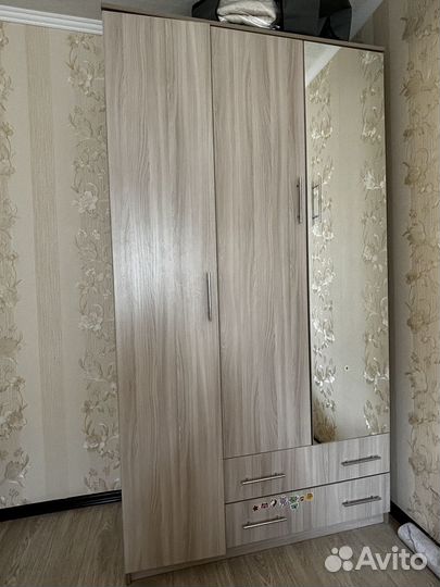 Шкаф для одежды бу