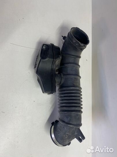 Патрубок воздушного фильтра Toyota Camry V70/V75