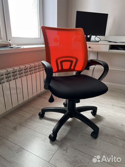 Компьютерное кресло