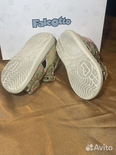 Босоножки для девочки Falcotto размер 20