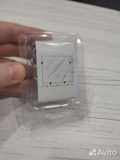 Держатель зеркала на стену