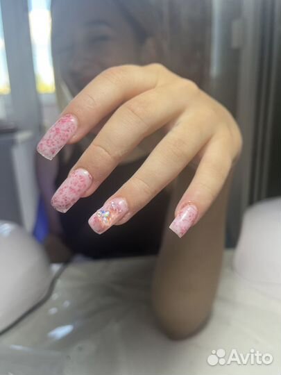 Маникюр и педикюр