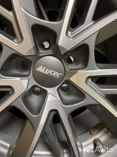 R17 Michelin X-Ice North 4 SUV 225/45, PCD 5x112 DIA 70.1