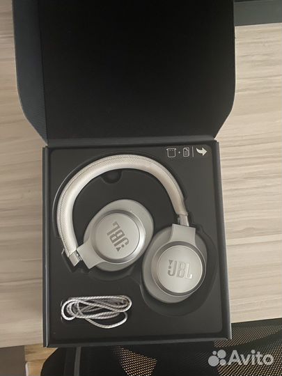 Беспроводные наушники jbl live 660