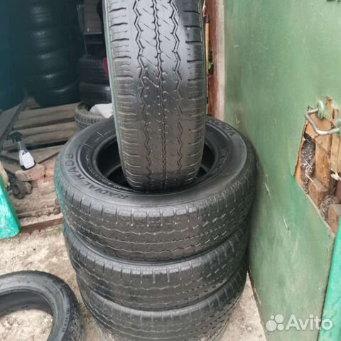 Hankook Radial RA08 215/70 R16C