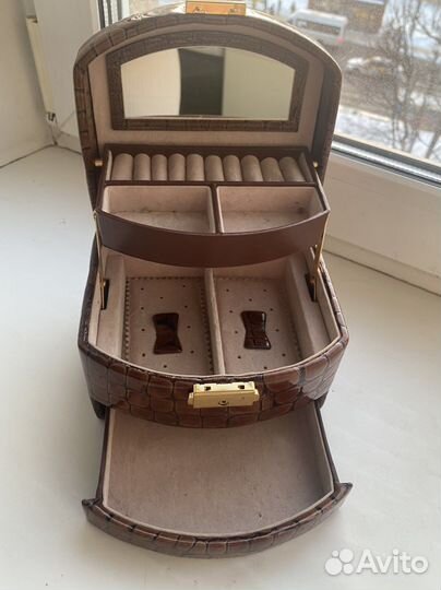 Шкатулка для украшений маленькая