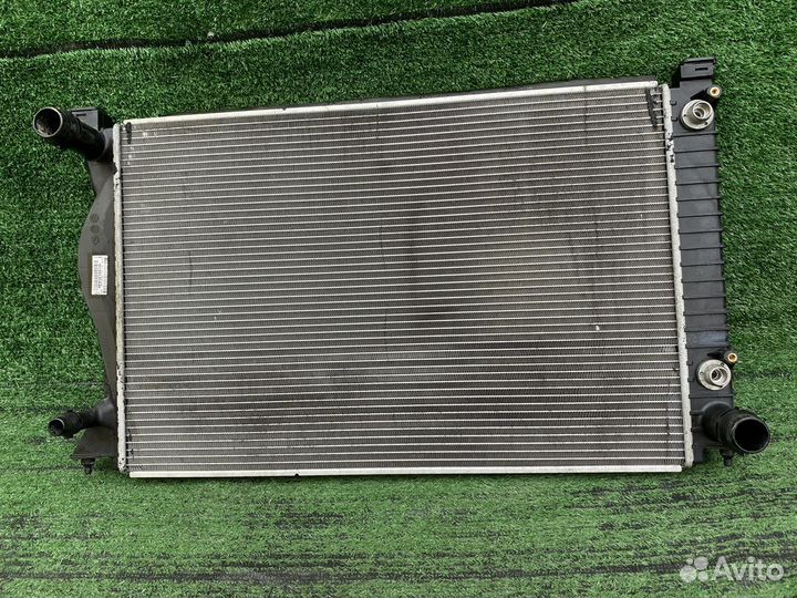 Радиатор охлаждения Audi A6 C6 4F5 4F2 4F0121251M