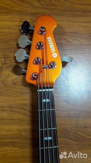 Бас гитара Yamaha BB 415 с чехлом и ремнем