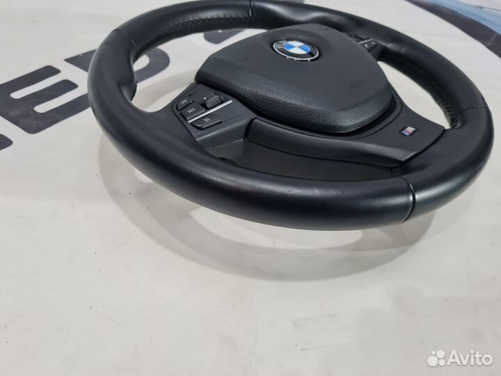 Руль BMW F10 M Sport с лепестками