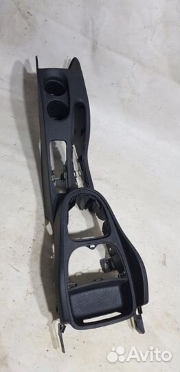 Консоль между сидений Seat Leon (1P1) 2012