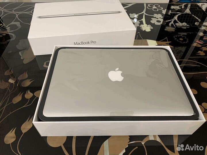 Apple MacBook Pro (Retina, 512gb,13 inch, 2015)