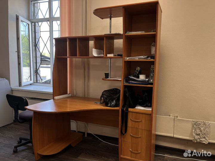 Письменный стол