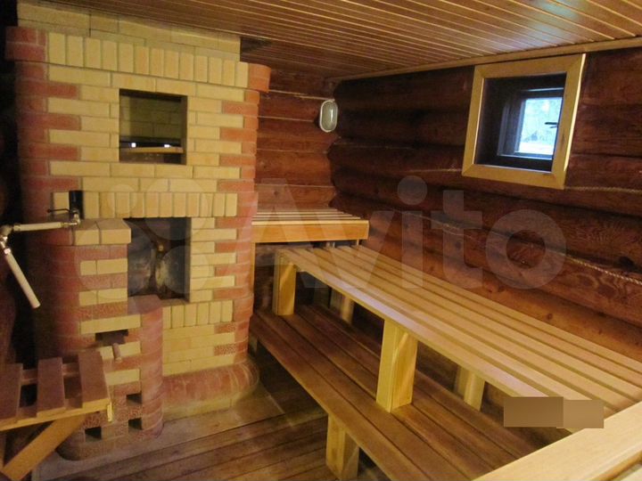 Коттедж 230 м² на участке 10 сот.