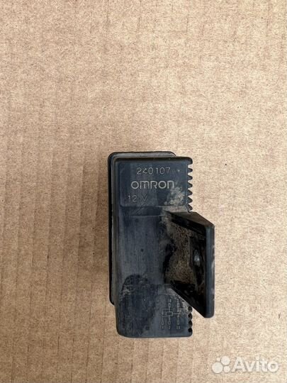 Реле бензонасоса Peugeot 308