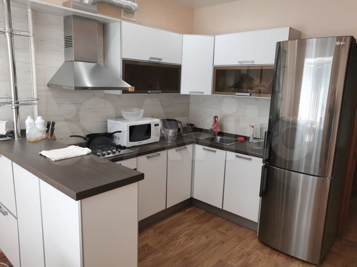 3-к. квартира, 100 м², 8/9 эт.