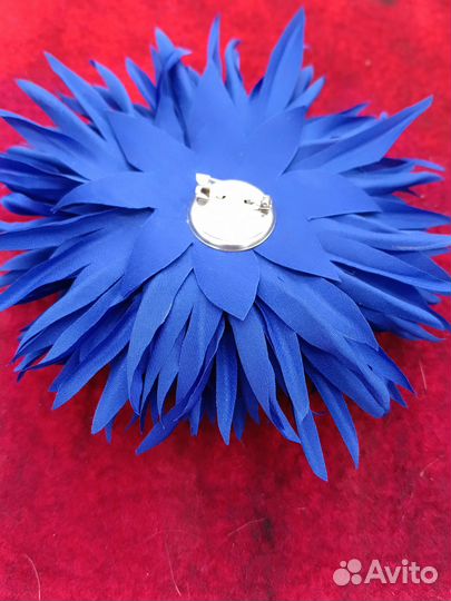 Брошь цветок из шелка