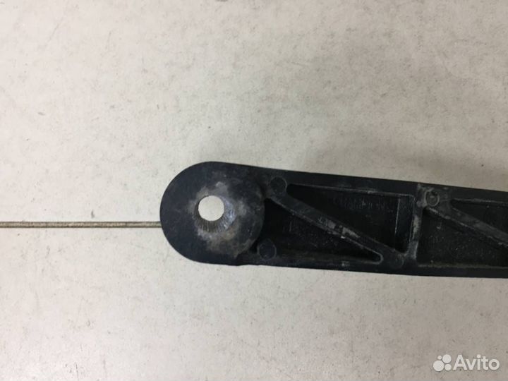 Поводок стеклоочистителя передний левый Skoda Rapi