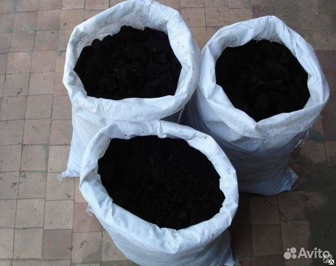 Чернозем в мешках навоз