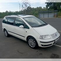 Volkswagen Sharan 2.0 MT, 2008, 220 000 км, с пробегом, цена 1 050 000 руб.