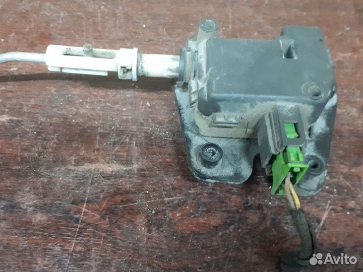 Актуатор замка багажника ауди а4 б6