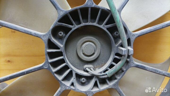 Диффузор радиатора правый Honda Stepwgn RF4 K20A