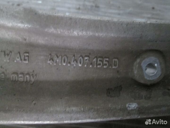 Рычаг передний левый на Audi Q7 4m0407155d с 15 г