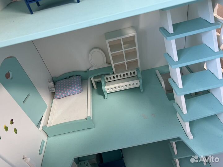 Кукольный домик большой с мебелью
