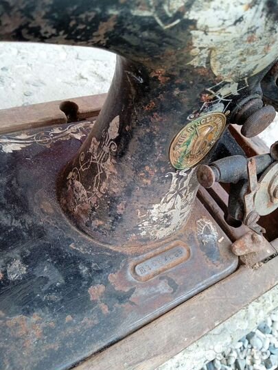 Швейная машинка зингер