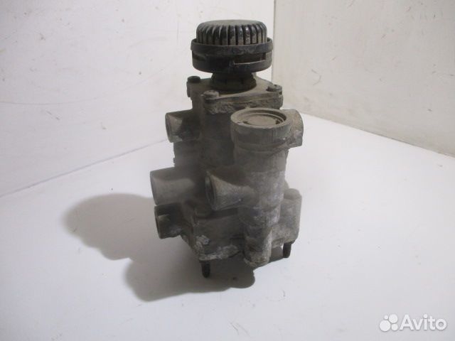 Кран управления тормозами прицепа MAN 81523016189