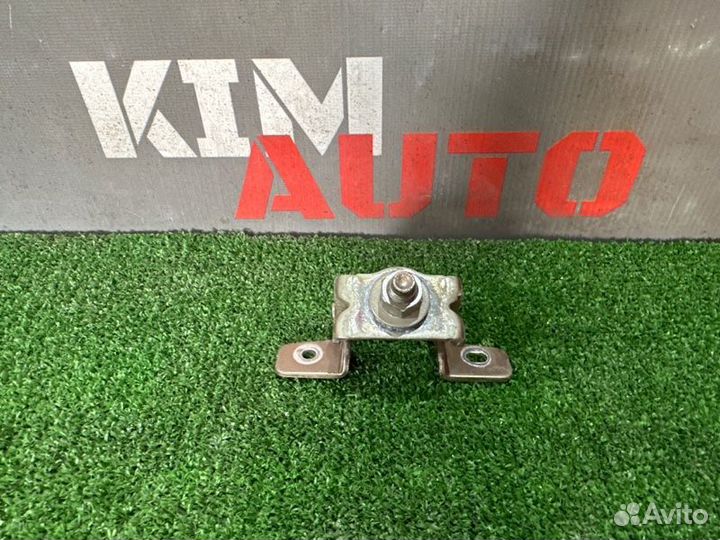 Петля крышки багажника Kia Picanto 2 1.0 G3LA 2011