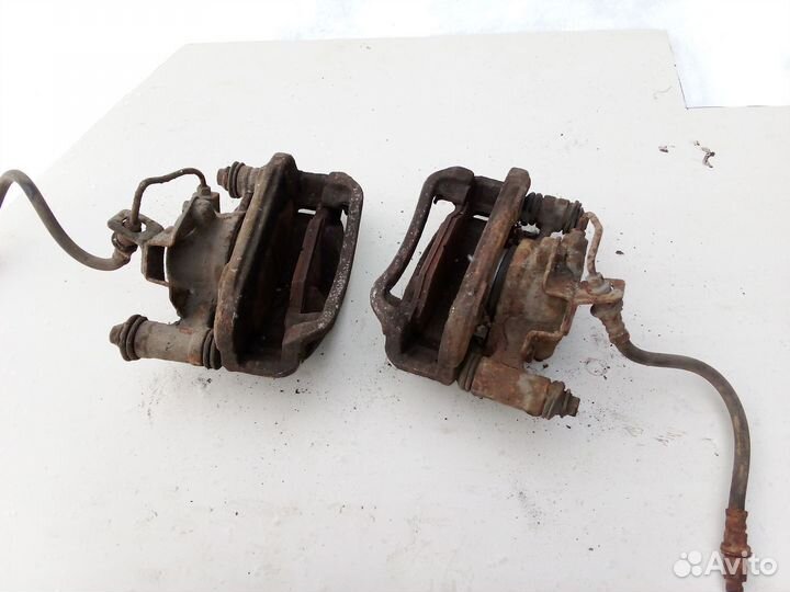 Суппорта тормозные Toyota Hiace 3 поколение