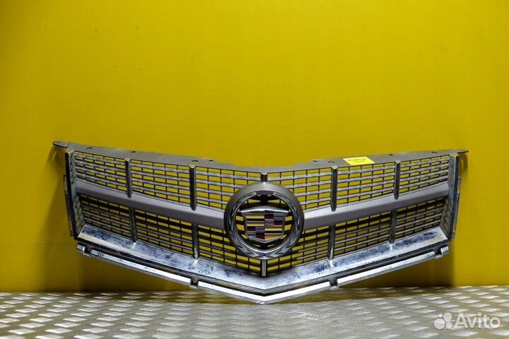 Cadillac srx решетка радиатора передняя США
