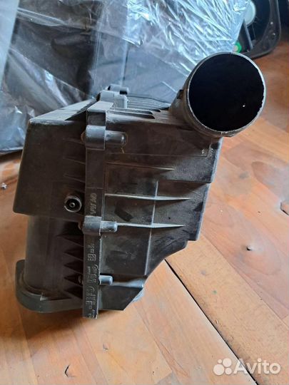 Корпус воздушного фильтра VW Passat (B6) 2005-2010