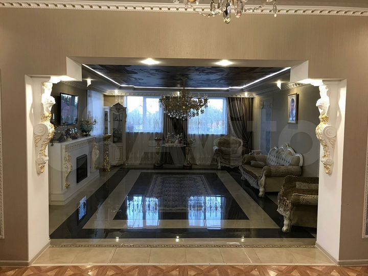 Дом 280 м² на участке 7 сот.