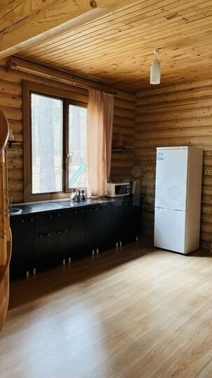 Коттедж 220 м² на участке 10 га