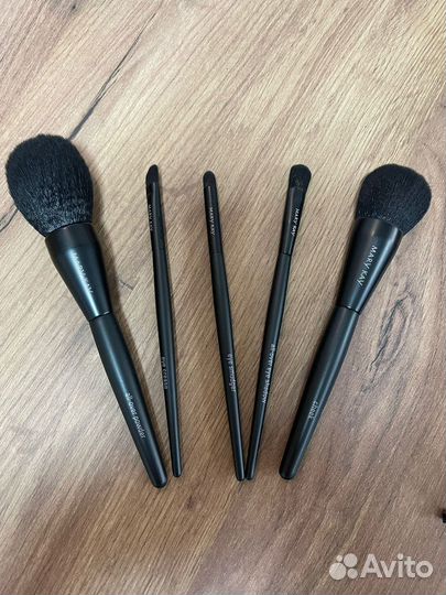 Кисти для макияжа Мери Кей