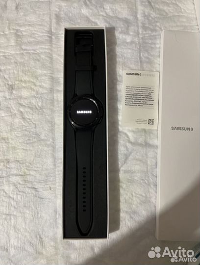 Умные часы Samsung Galaxy Watch4 Classic