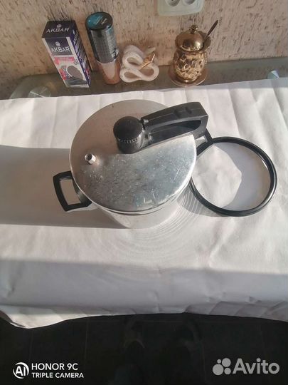 Скороварка минутка СССР, на 6 литров. С запасной